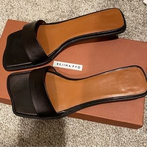 REJINA PYO SANDALS, Size 38, new